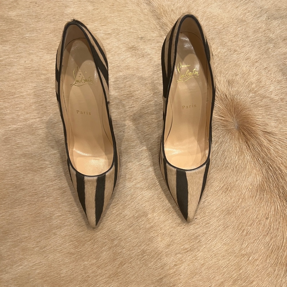 Brand new Louboutin So Kate heel